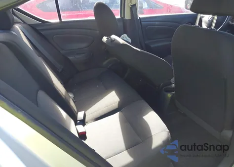 2018 Nissan Versa 1.6 S z USA, uszkodzony, nr VIN 3N1CN7AP6JL843842